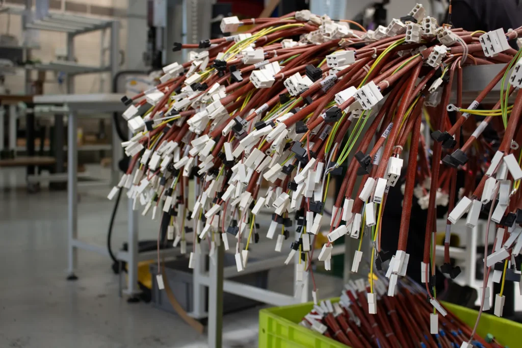 taglio e spellatura cavi - newsupply group - ponzano veneto copia